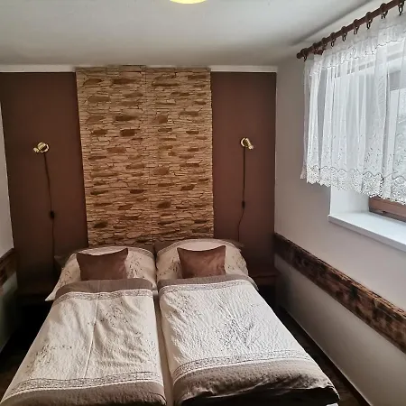 アパート Ustie *