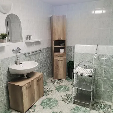 ústie Apartman Trsztena
