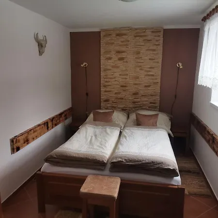 ústie Apartman Trsztena