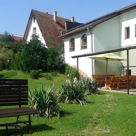 アパート Ustie *