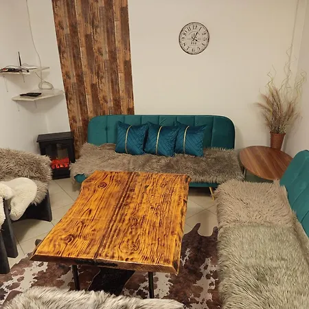 Apartman ústie *