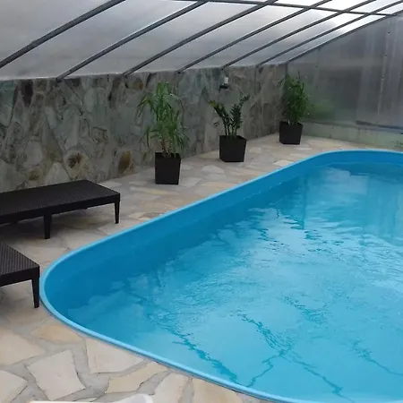 ústie Apartman Trsztena